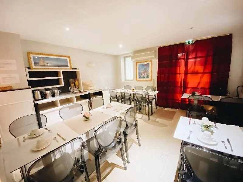 Hotel Bellevue Montmartre Paris Fransa